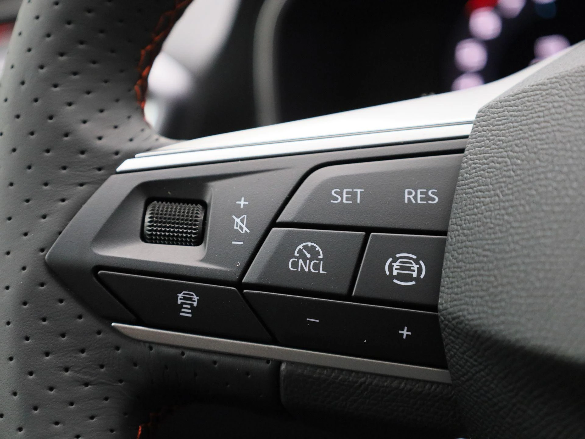 SEAT Leon 1.5 TSI e-Hybrid FR Business