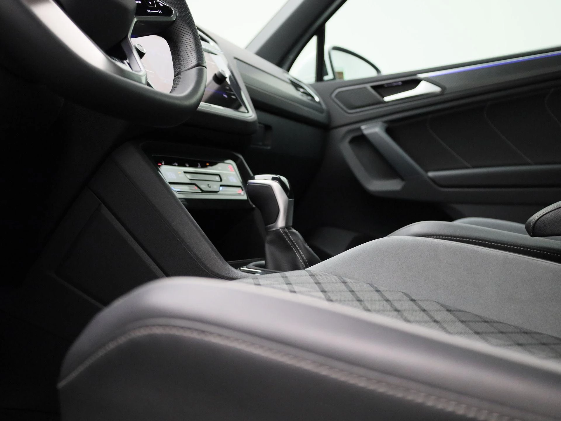 Volkswagen-Tiguan-image-44