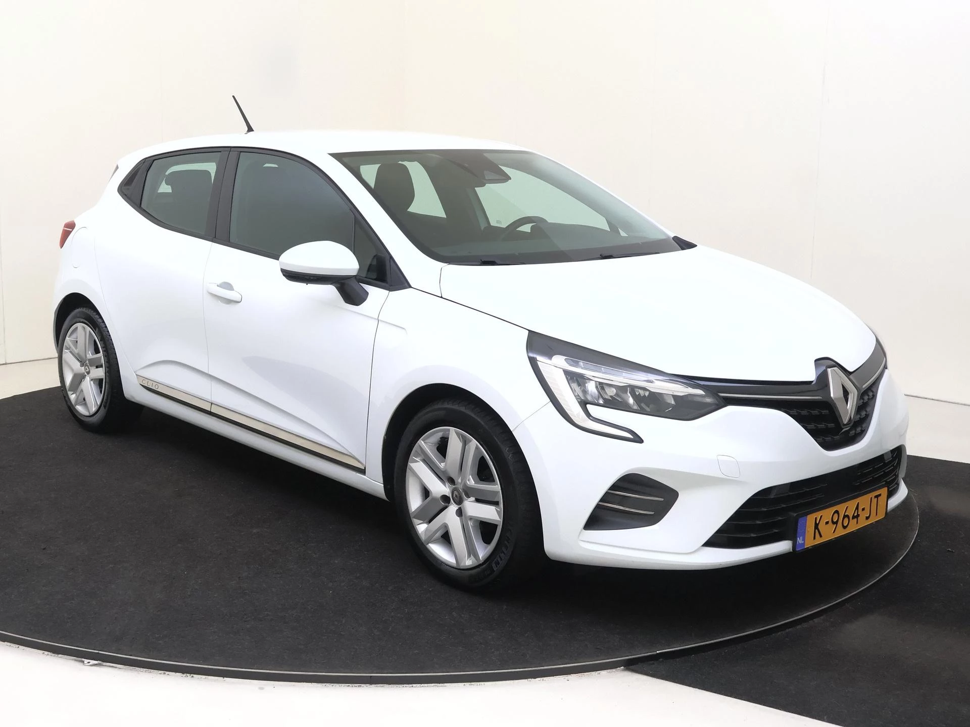 Renault-Clio-image-1