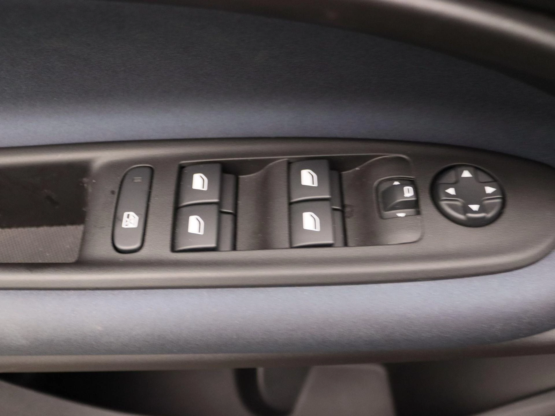 Alfa Romeo-Junior-image-17