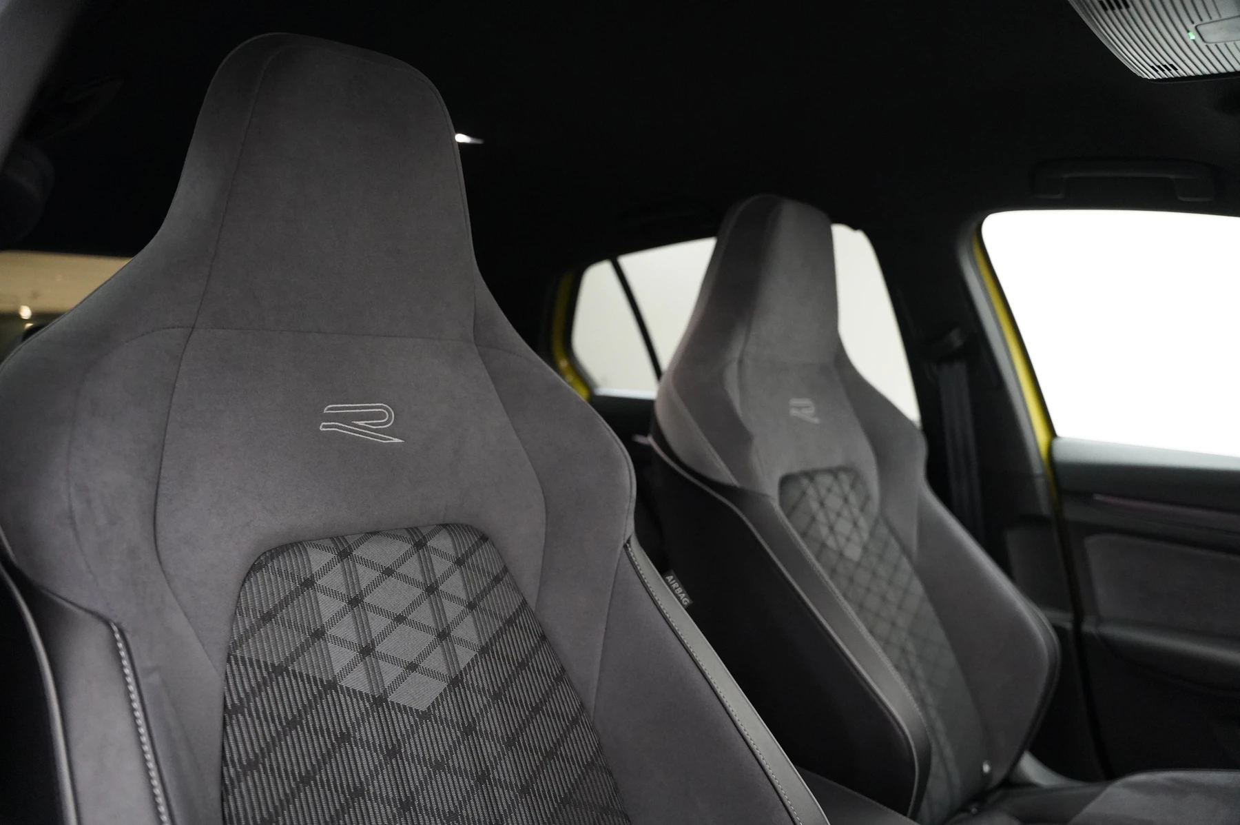 Volkswagen-Golf-image-9