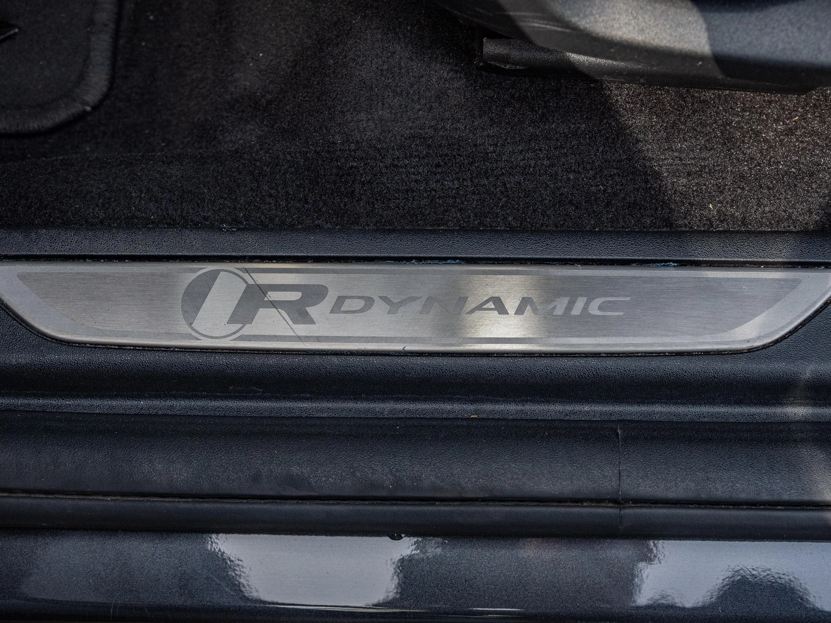 Jaguar E-PACE P300e R-Dynamic S