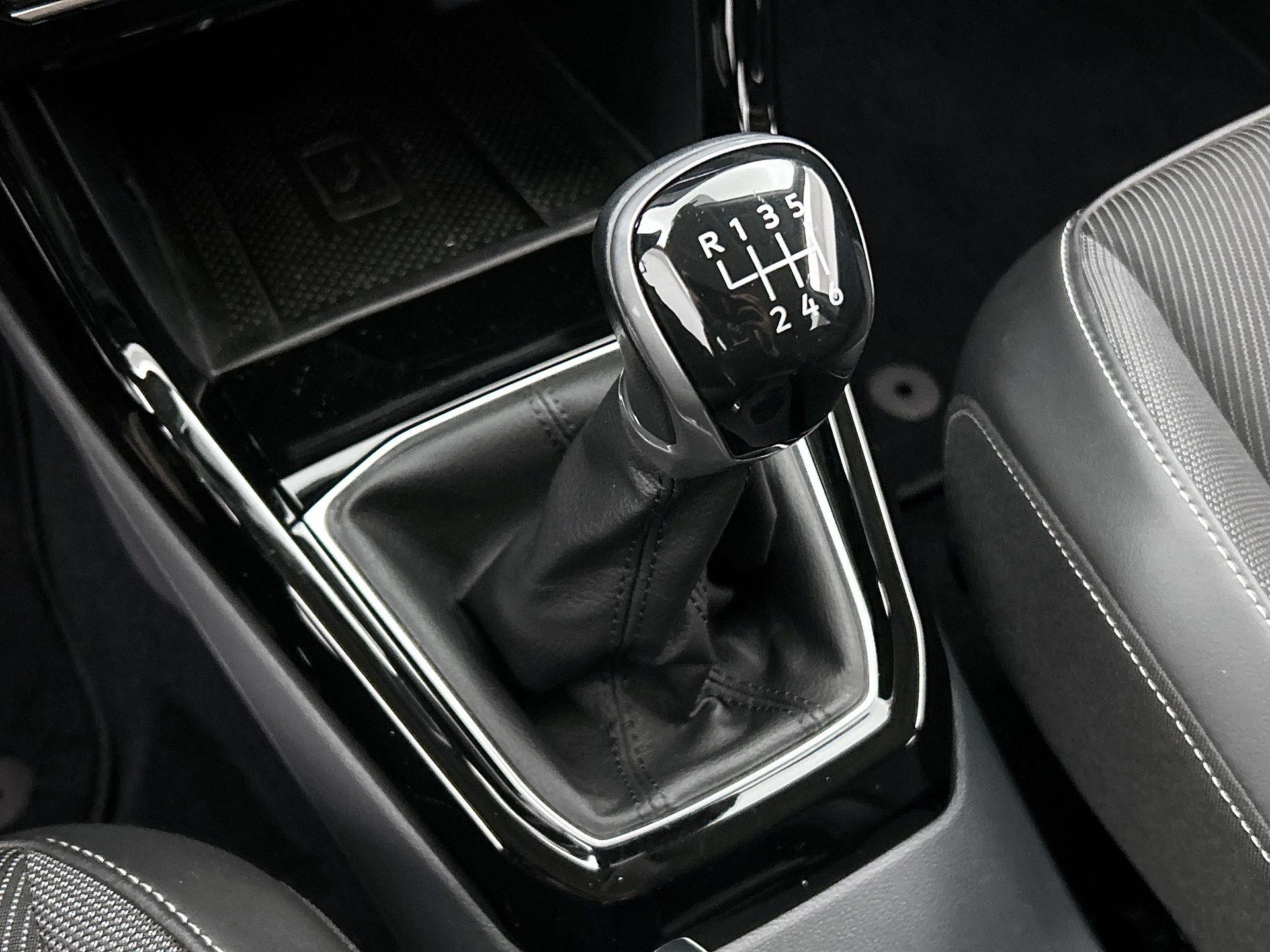Volkswagen-T-Cross-image-27
