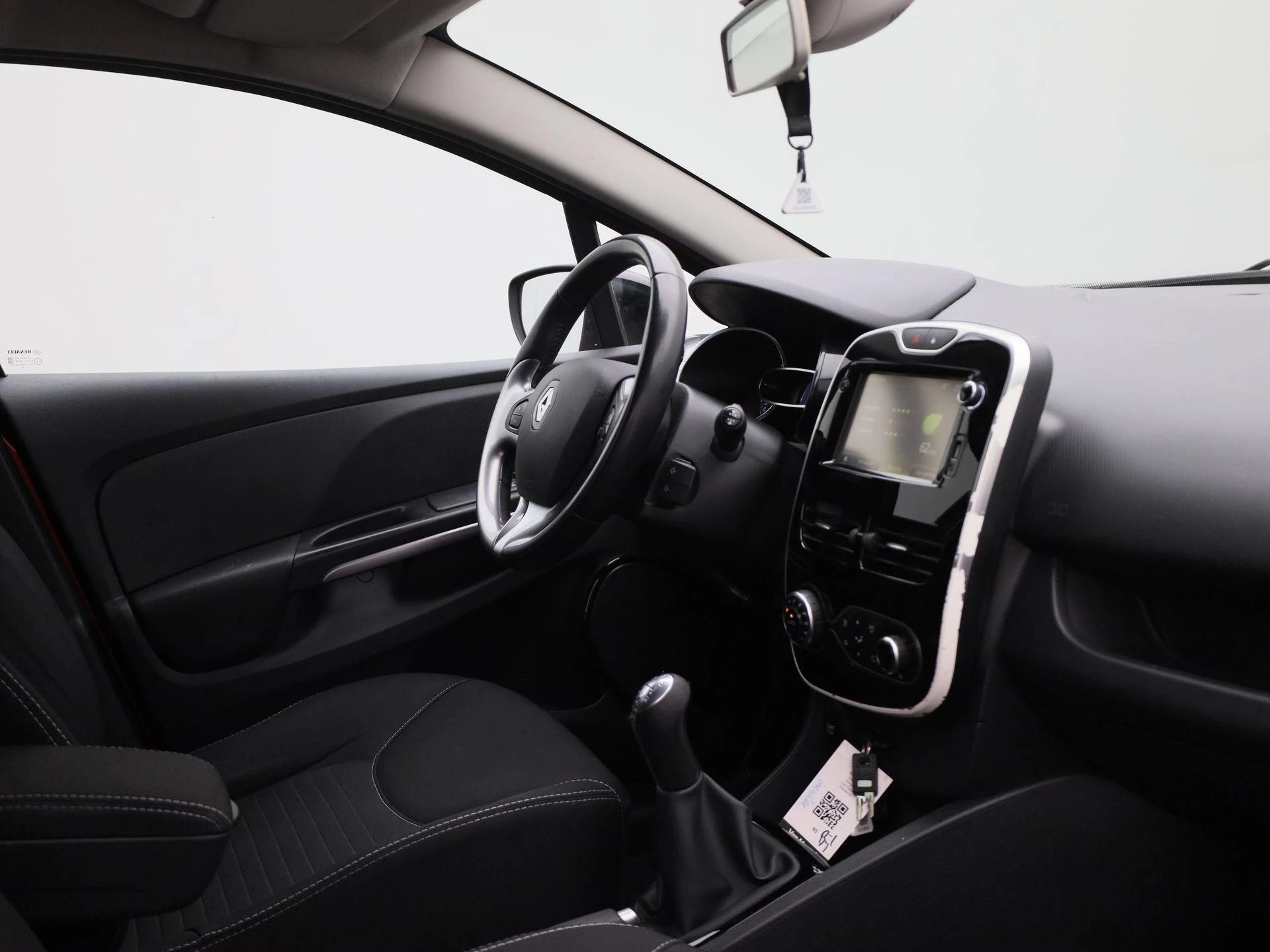 Renault-Clio-image-30