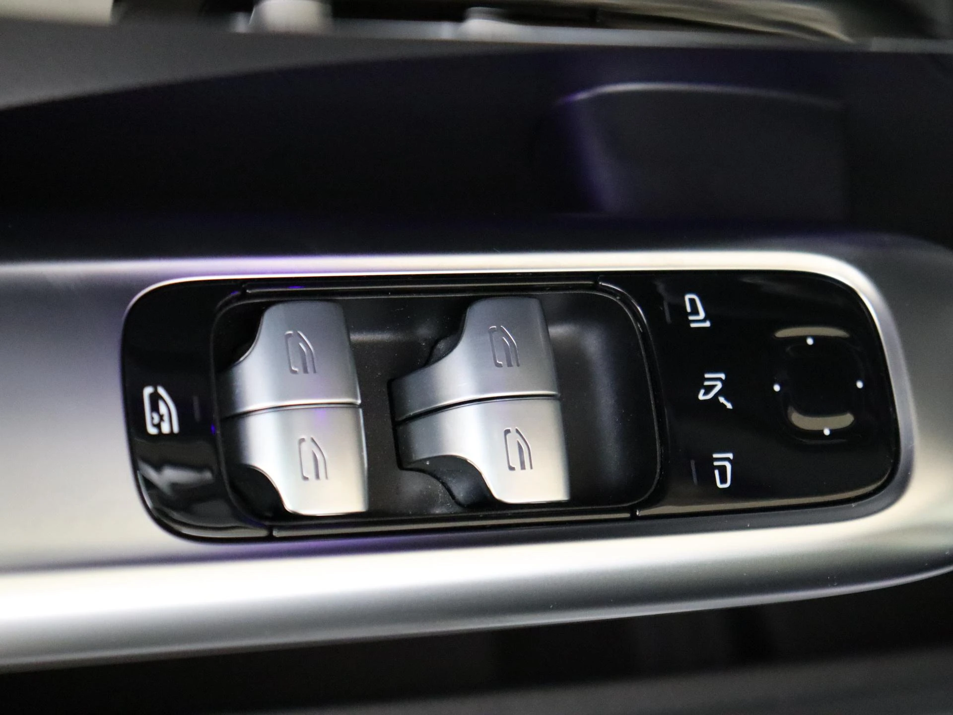 Mercedes-Benz-C-Klasse-image-26