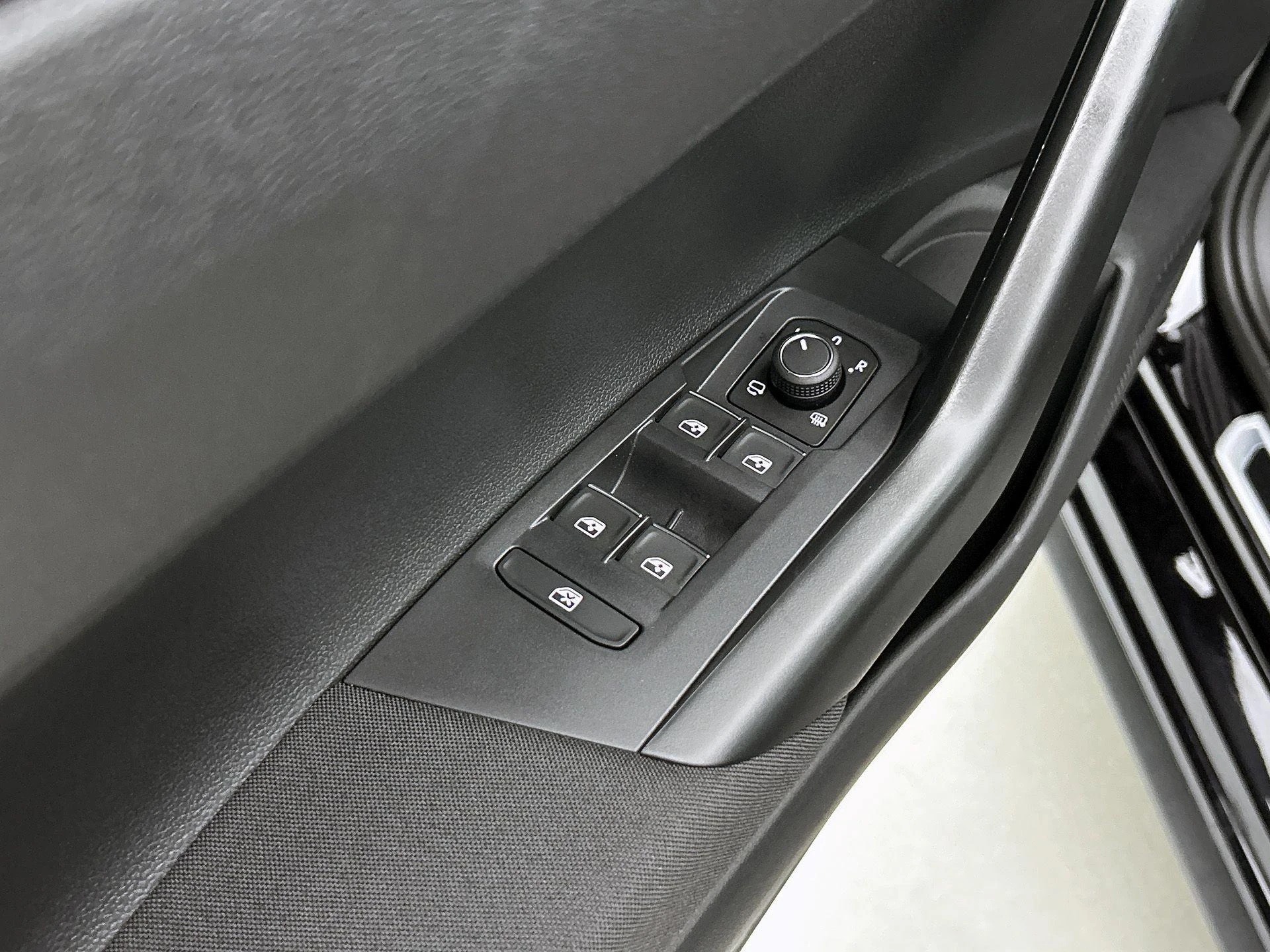Volkswagen-Polo-image-17