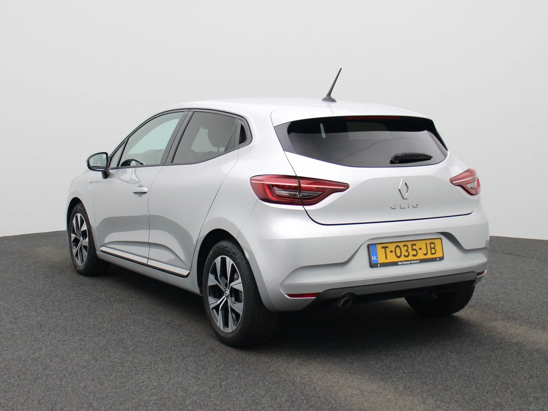 Renault-Clio-image-1