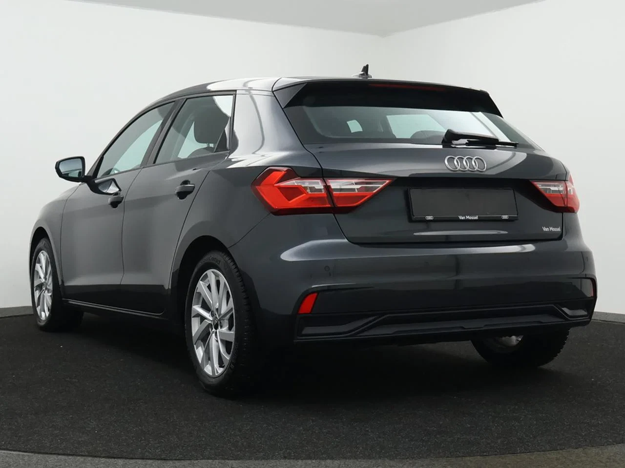 Audi-A1 Sportback-image-4