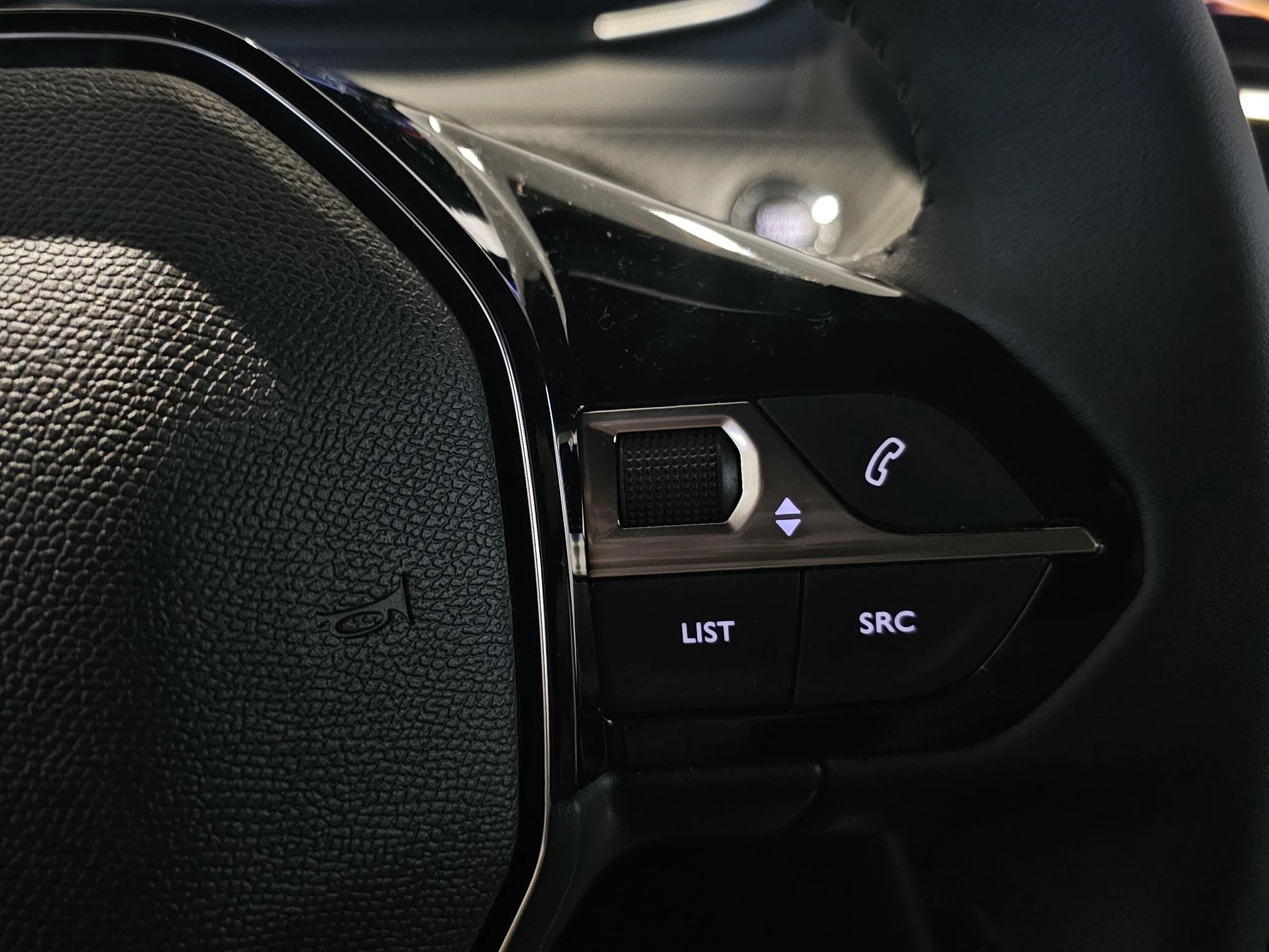 Peugeot-208-image-22