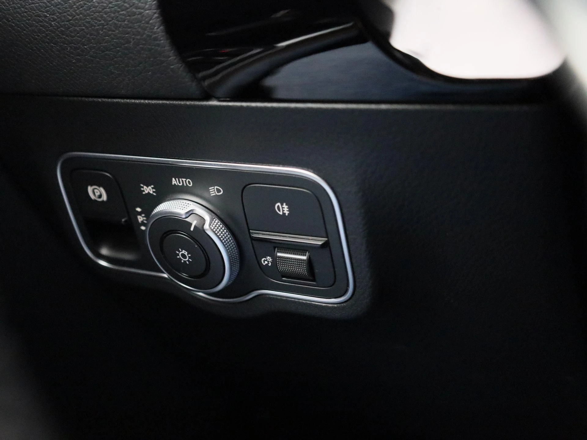 Mercedes-Benz-EQA-image-19