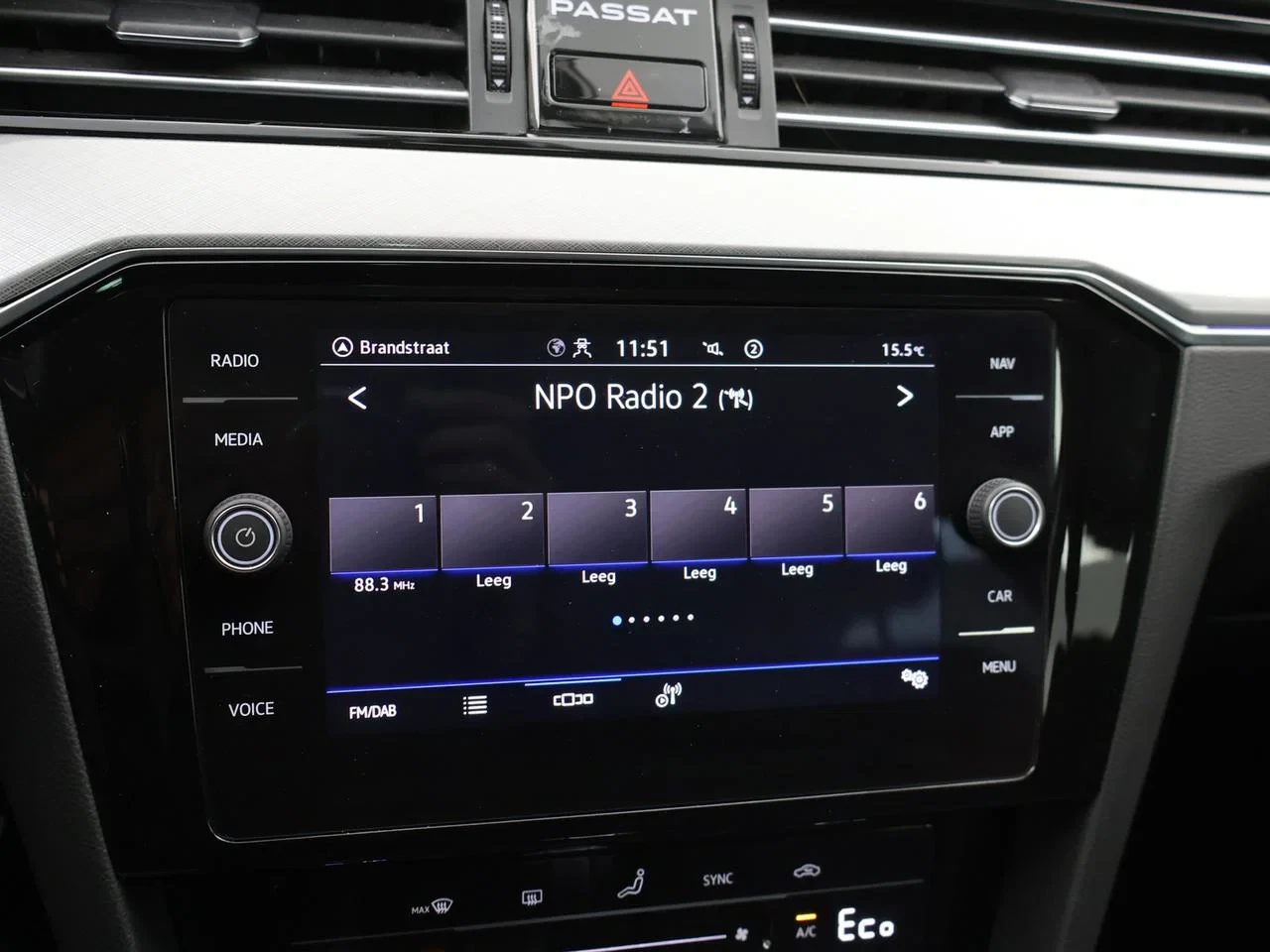 Volkswagen-Passat-image-22