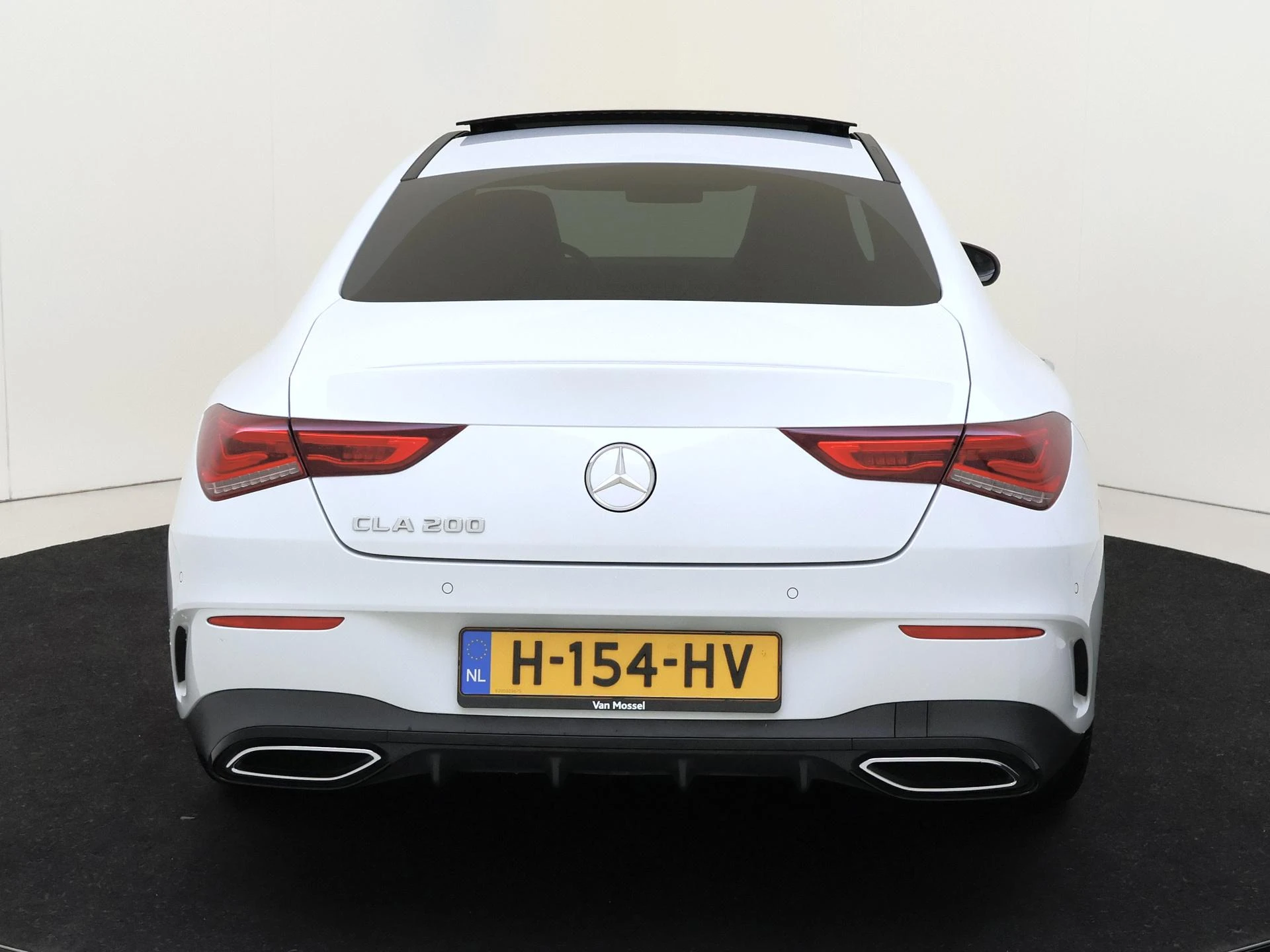 Mercedes-Benz-CLA-image-6
