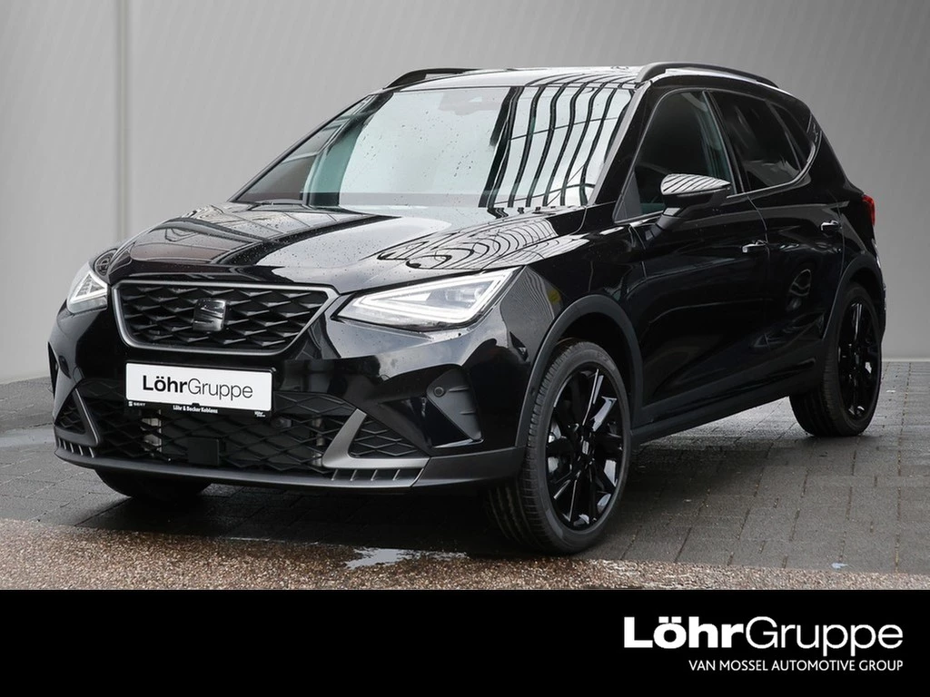 SEAT-Arona-image-0