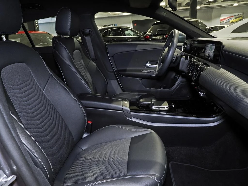 Mercedes-Benz-CLA 250 e-image-12
