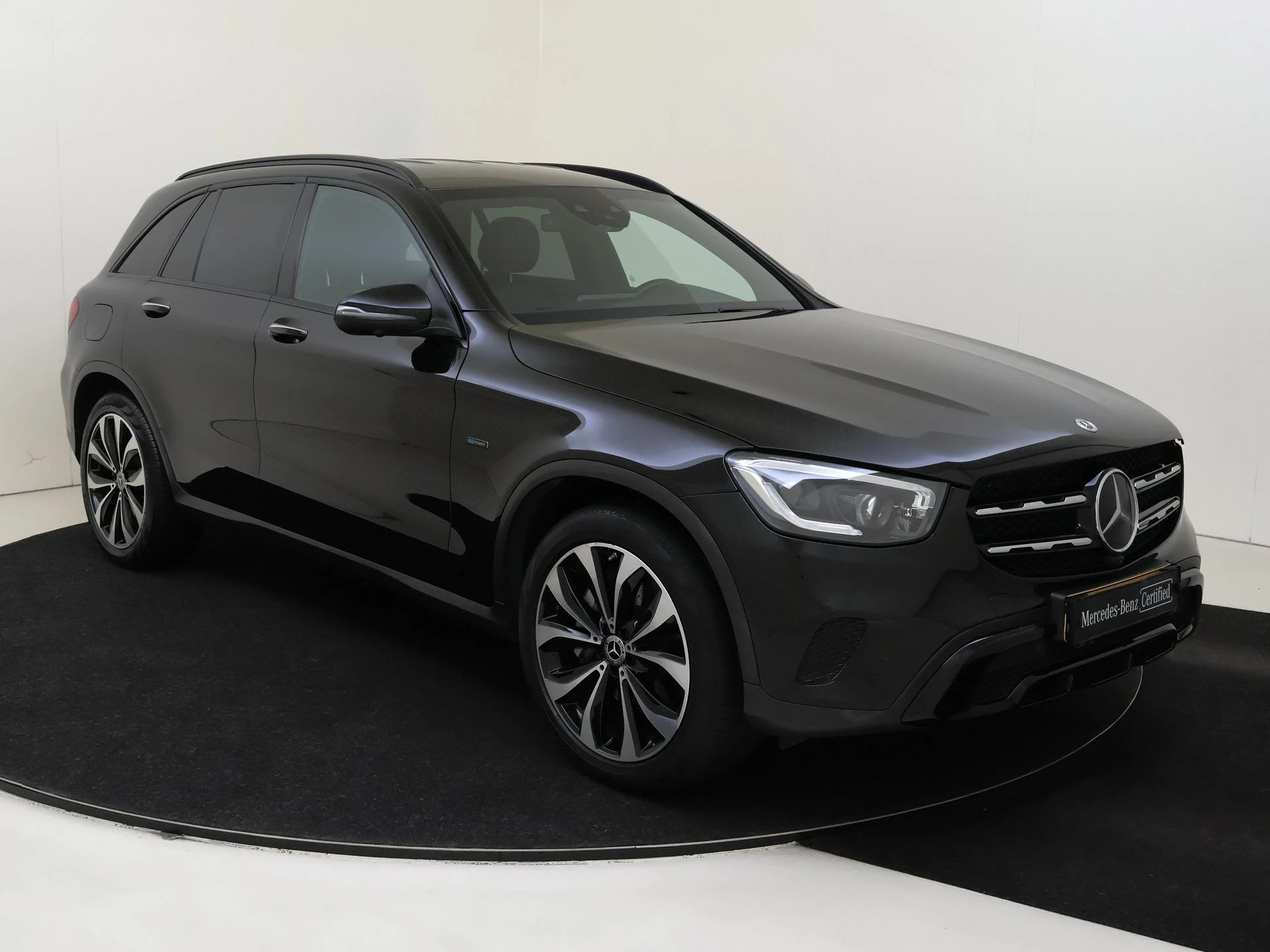 Mercedes-Benz-GLC-image-1