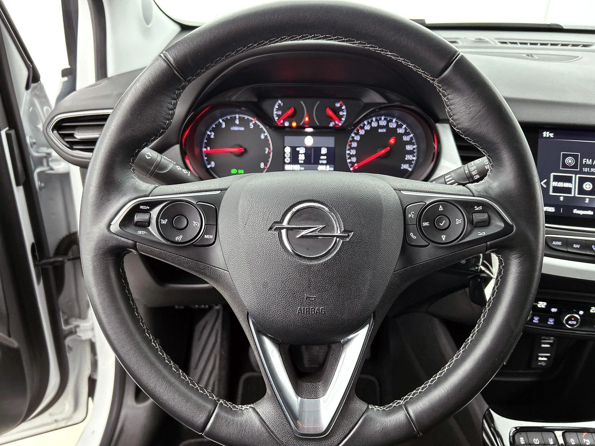 Opel-Crossland X-image-29