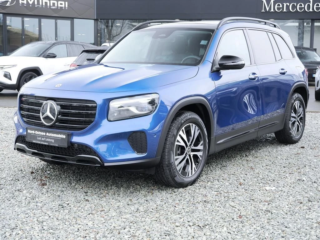 Mercedes-Benz-GLB 200 d-image-6