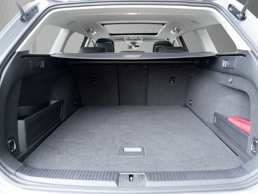 Volkswagen Passat Variant GTE 1.4 TSI Hybrid *LED*Kamera*Travel-Assist*Navi*Panorama*PDC*230Volt*uvm..