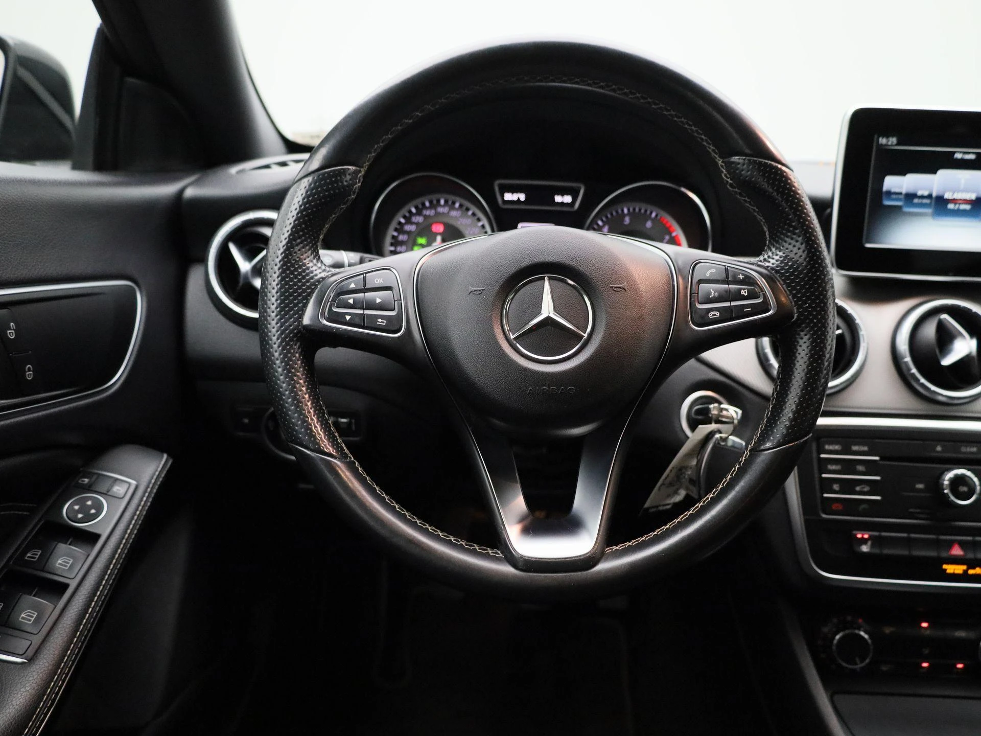 Mercedes-Benz CLA Shooting Brake 180 Ambition