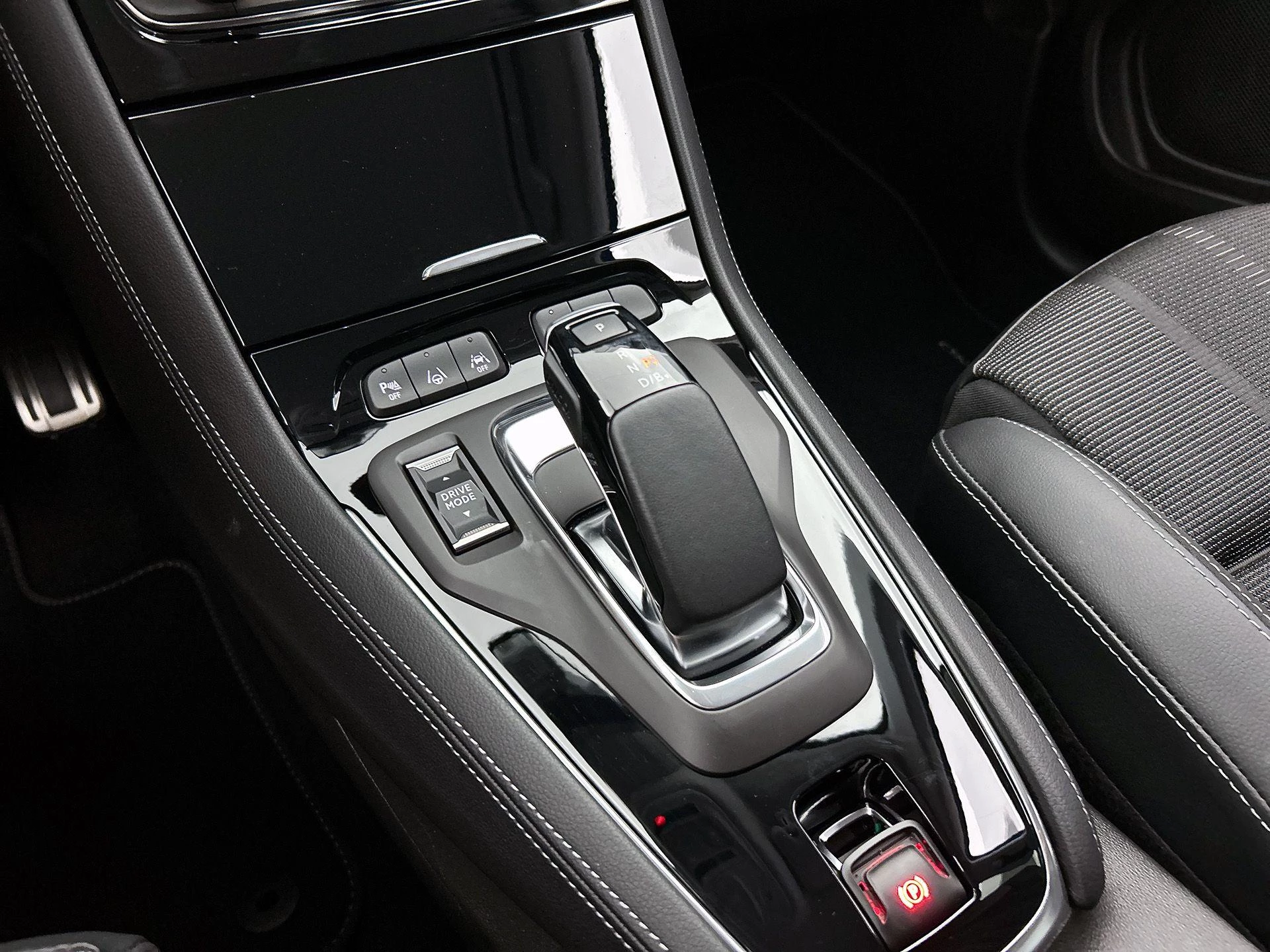 Opel Grandland 1.6 Turbo Plug-In Hybrid Business Elegance