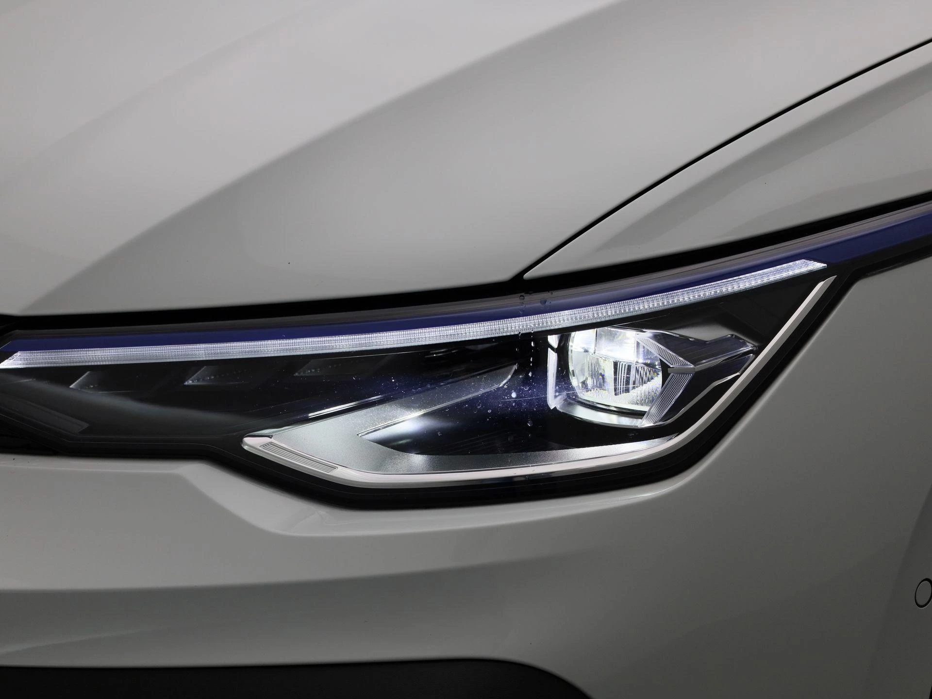 Volkswagen-Golf-image-13