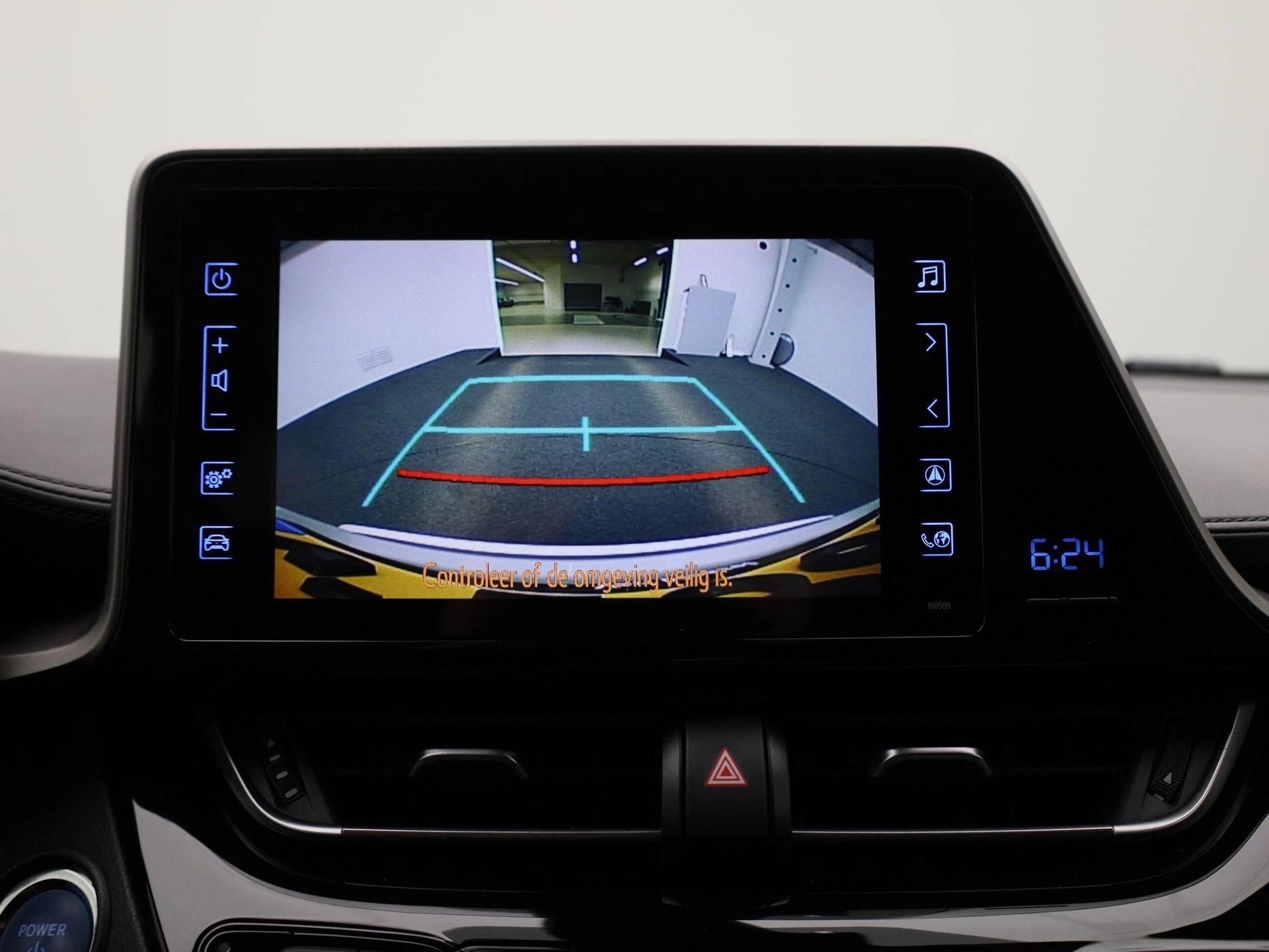 Toyota-C-HR-image-25