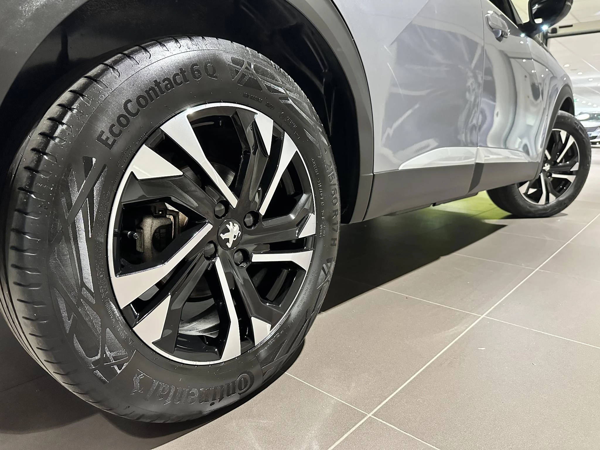 Peugeot-e-2008-image-21