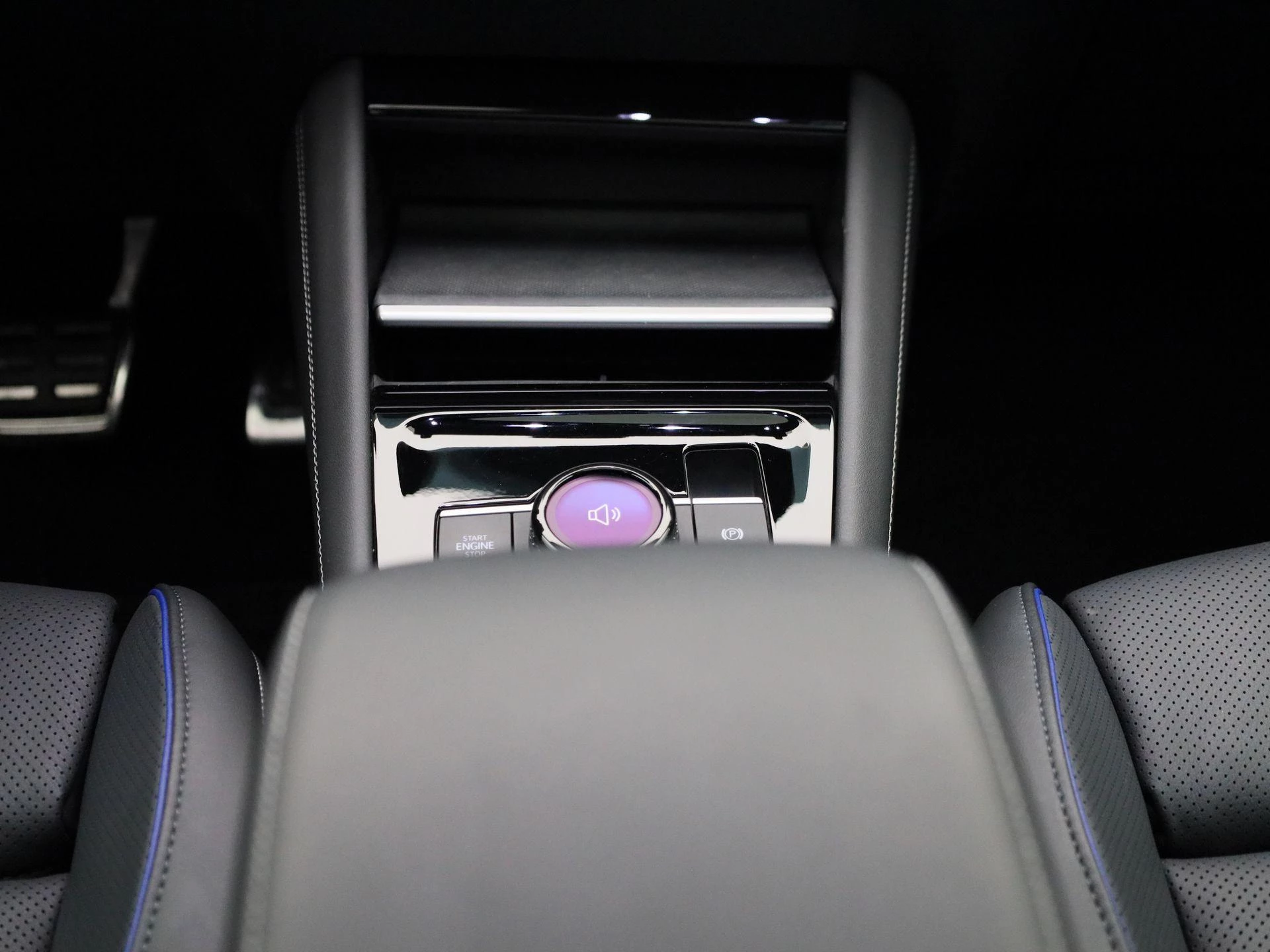 Volkswagen-Tiguan-image-9