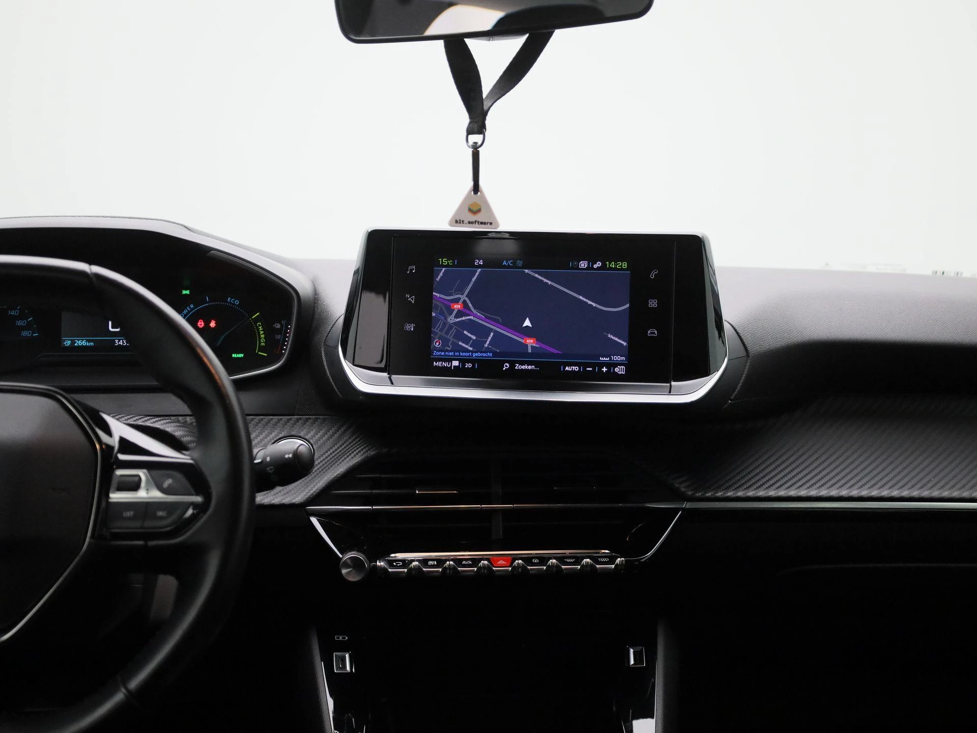 Peugeot-e-208-image-8