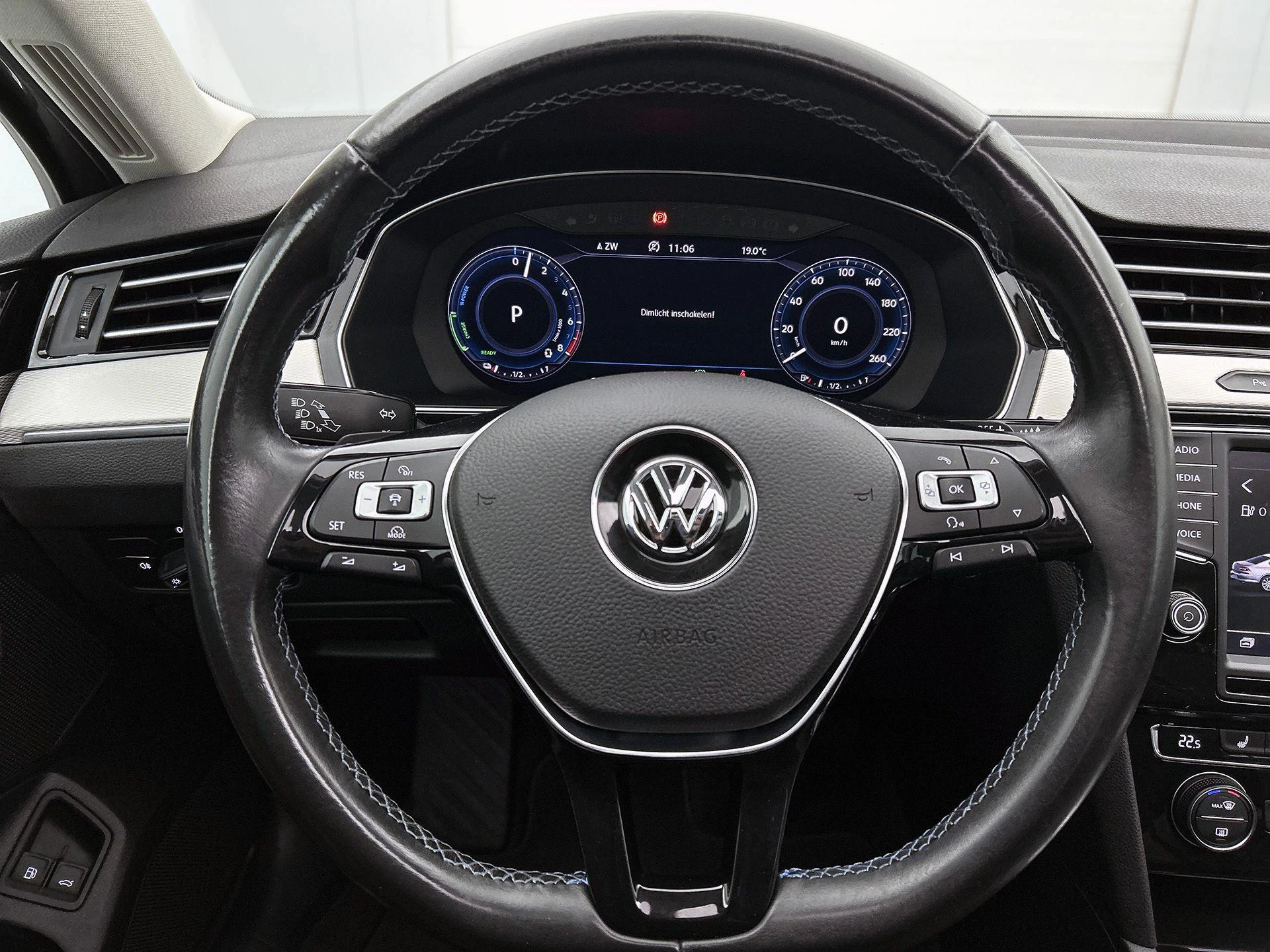 Volkswagen-Passat-image-34