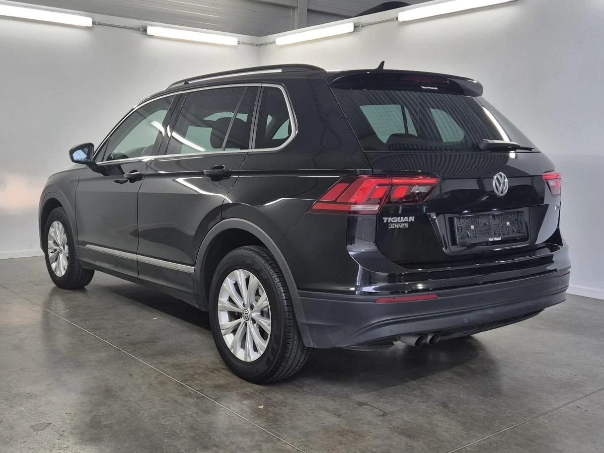 Volkswagen-Tiguan-image-3