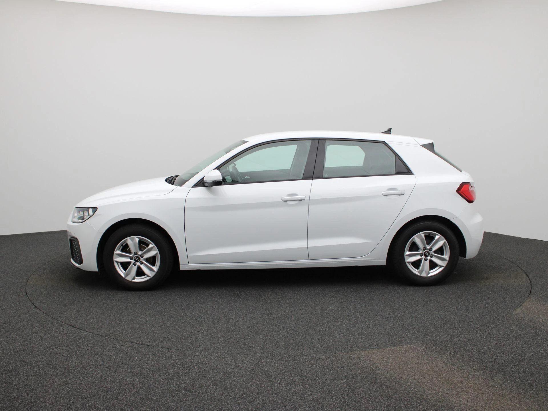 Audi-A1 Sportback-image-3