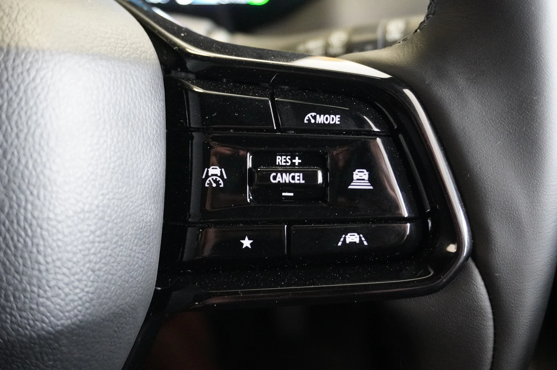Suzuki-e Vitara-image-28