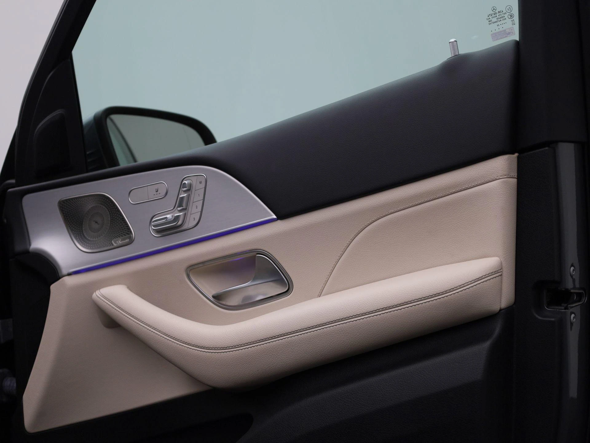 Mercedes-Benz-GLE-image-44