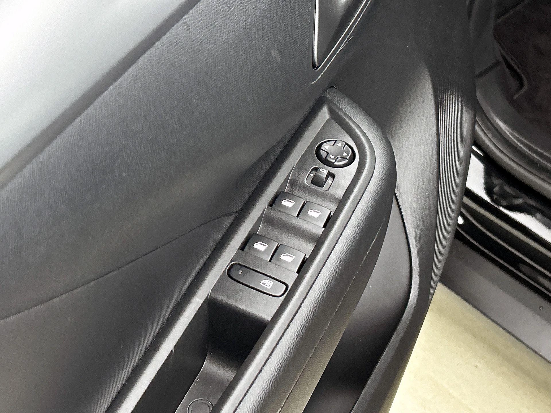 Opel Frontera 1.2 Turbo Hybrid Edition