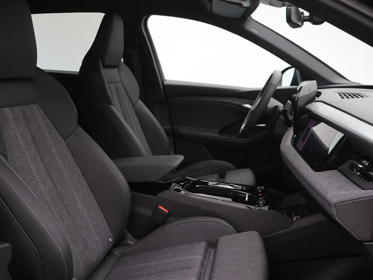 Audi-Q6 e-tron-image-8
