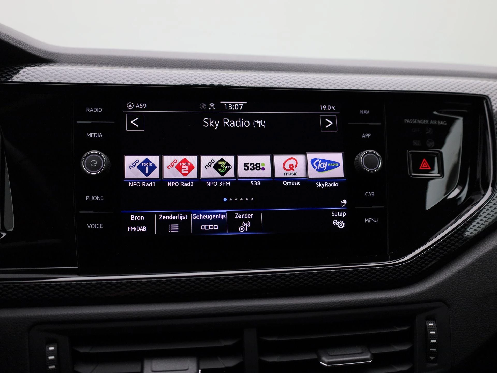 Volkswagen-Polo-image-20