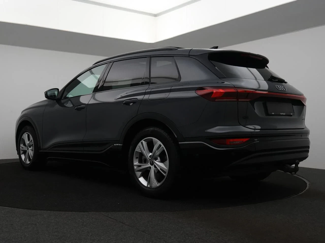 Audi-Q6 e-tron-image-12