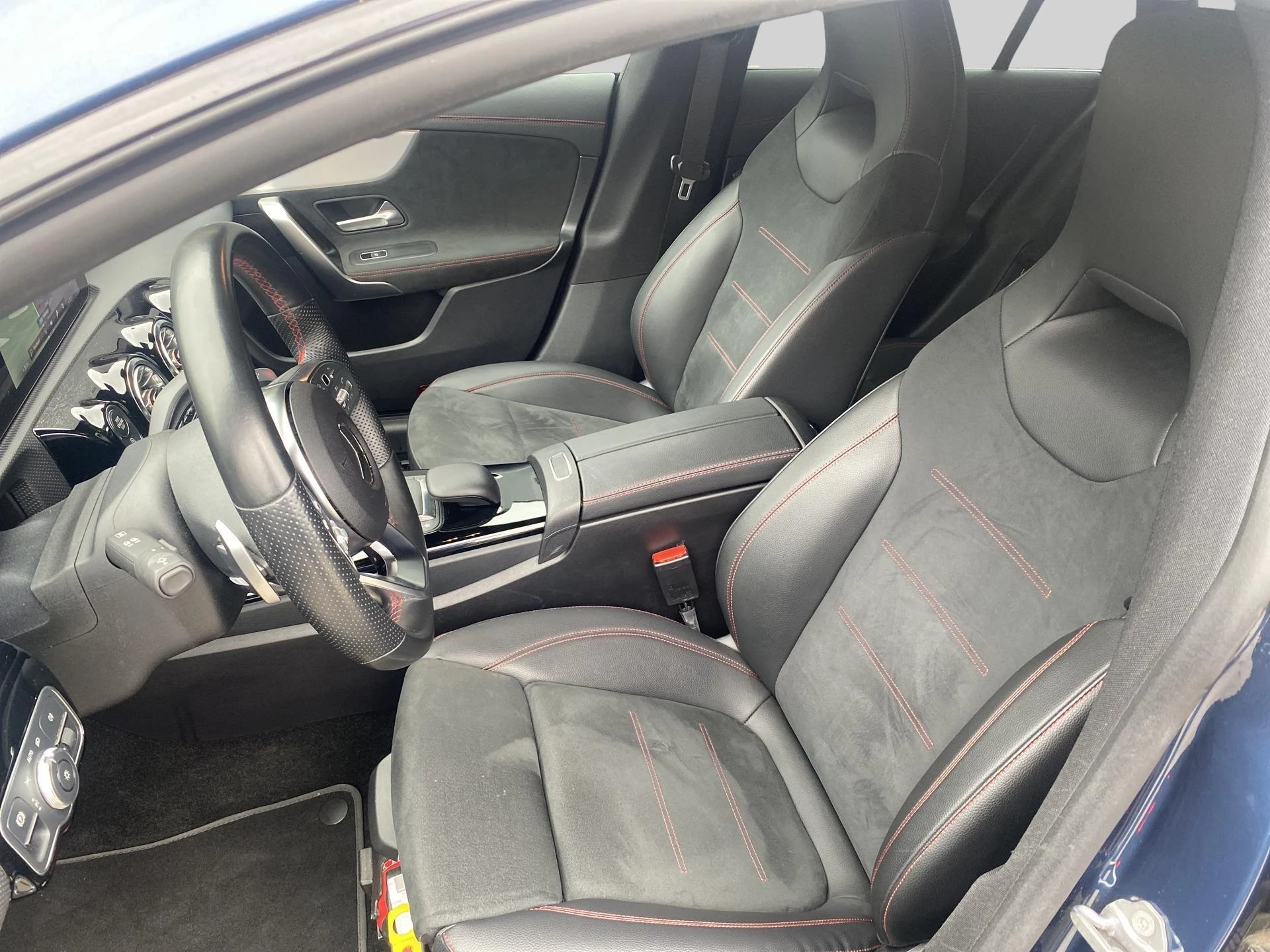 Mercedes-Benz CLA 180 d AMG Line Shooting Brake + NIGHTPAKKET + KEY LESS GO + 19 INCH + CAMERA +