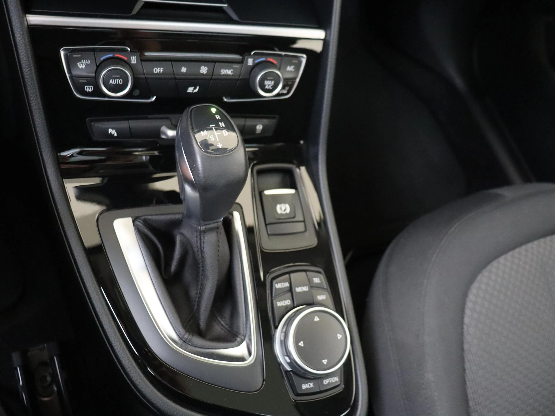 BMW-2 Serie-image-18