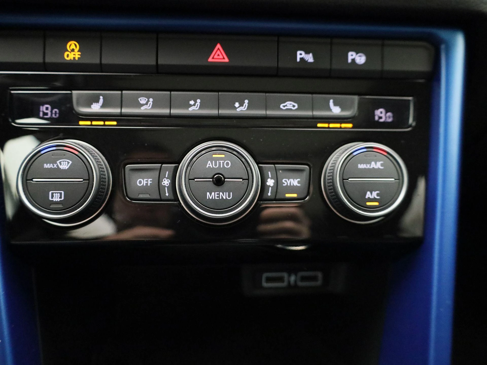 Volkswagen-T-Roc-image-23