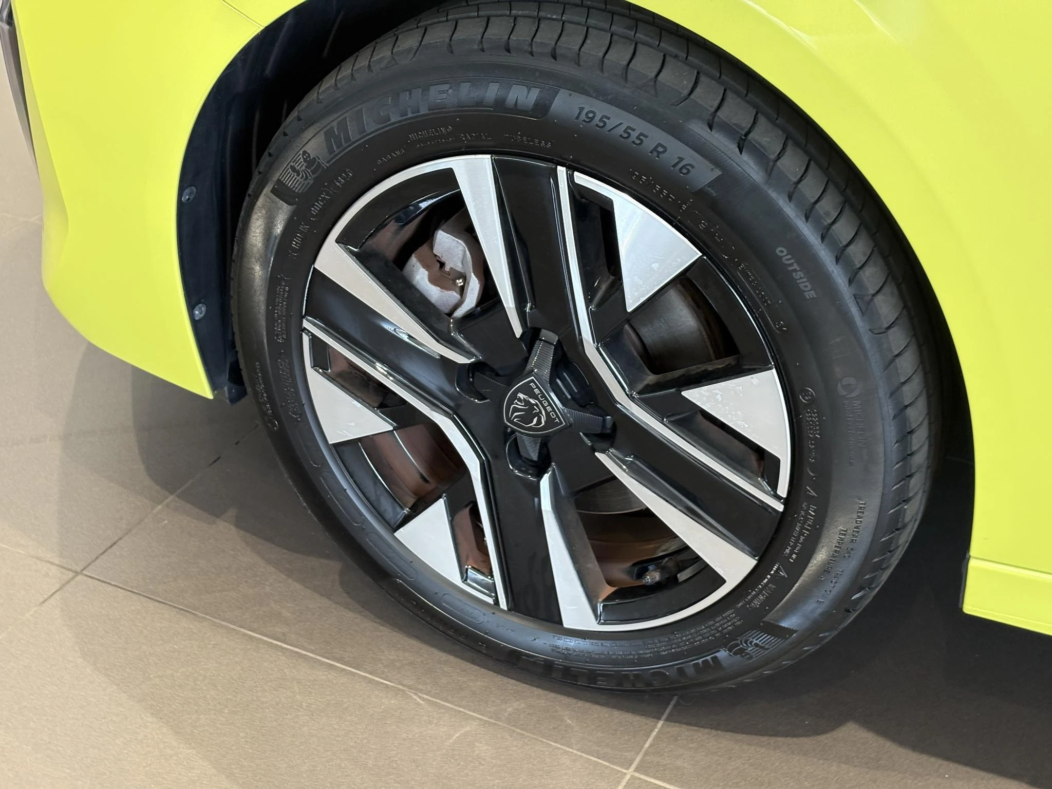 Peugeot-208-image-4