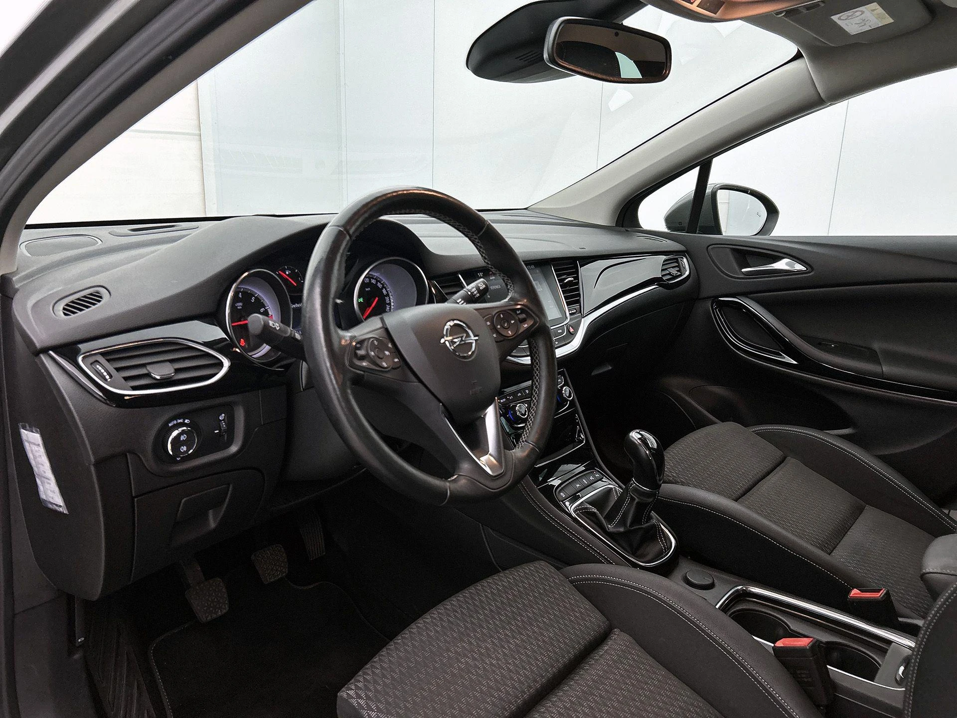 Opel-Astra-image-17