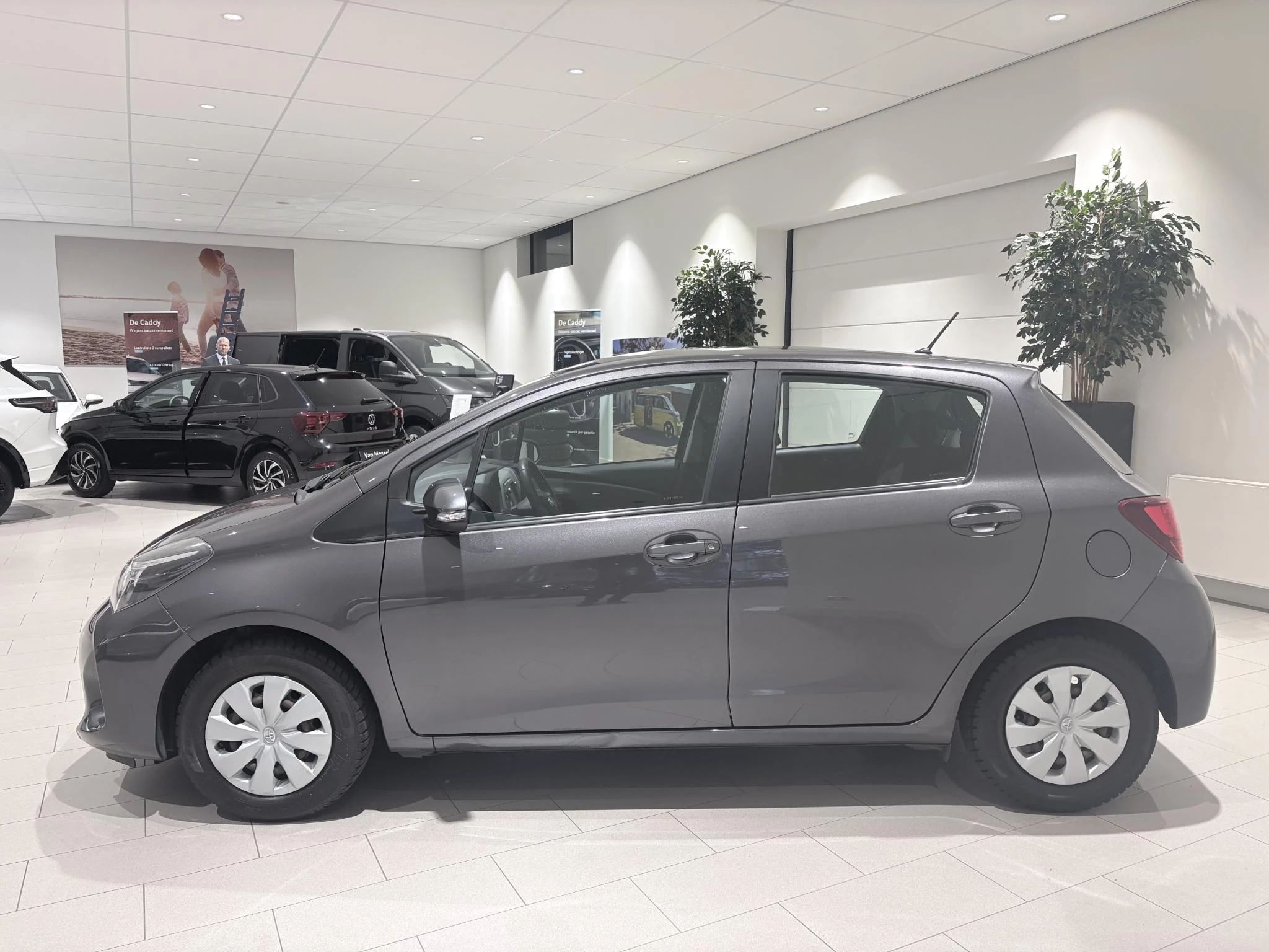 Toyota-Yaris-image-2