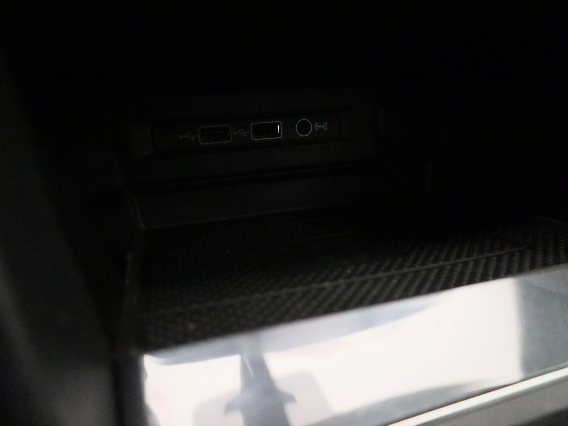 Volkswagen-Tiguan-image-29