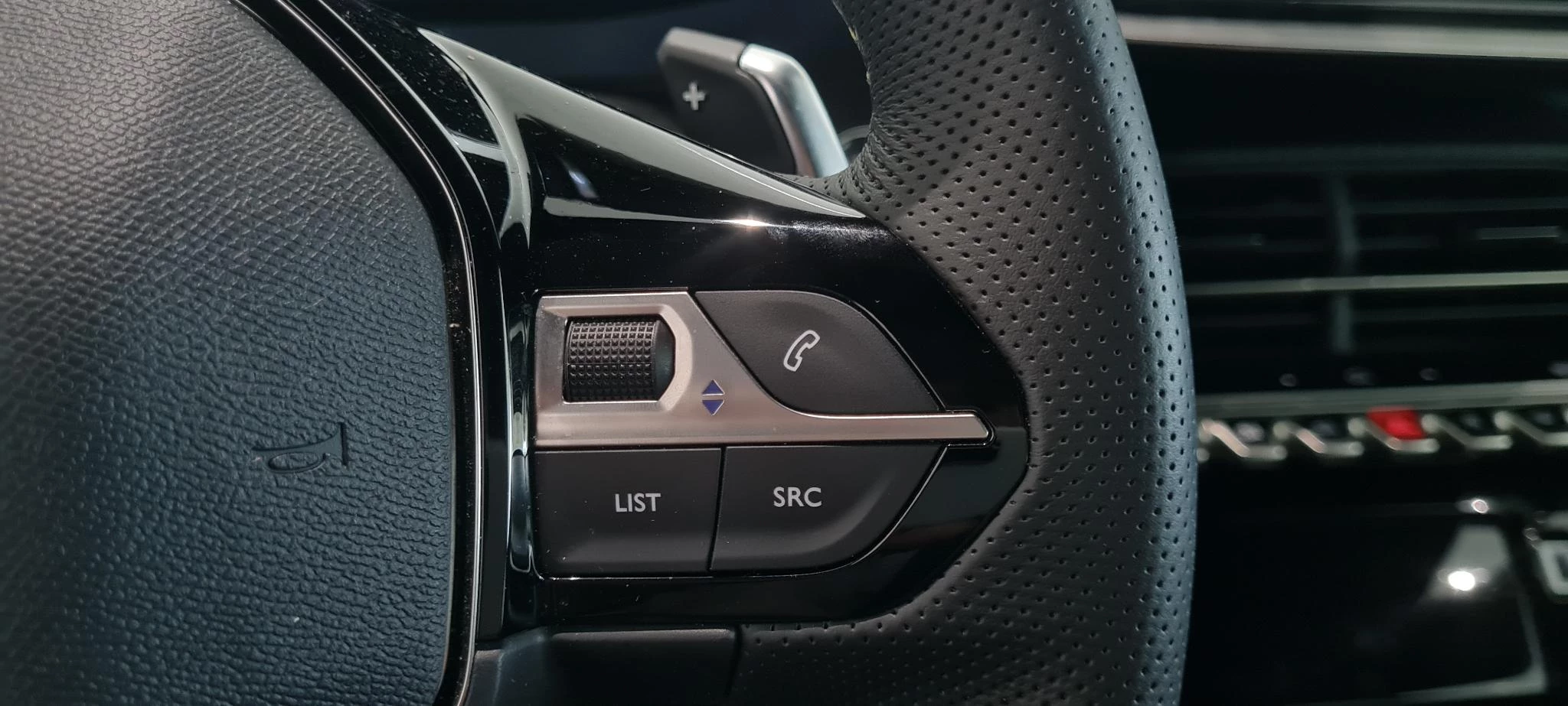 Peugeot 2008 1.2 Hybrid 145 GT