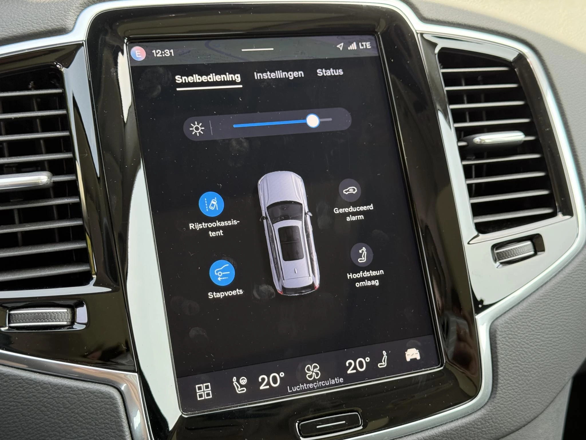 Volvo-XC90-image-33