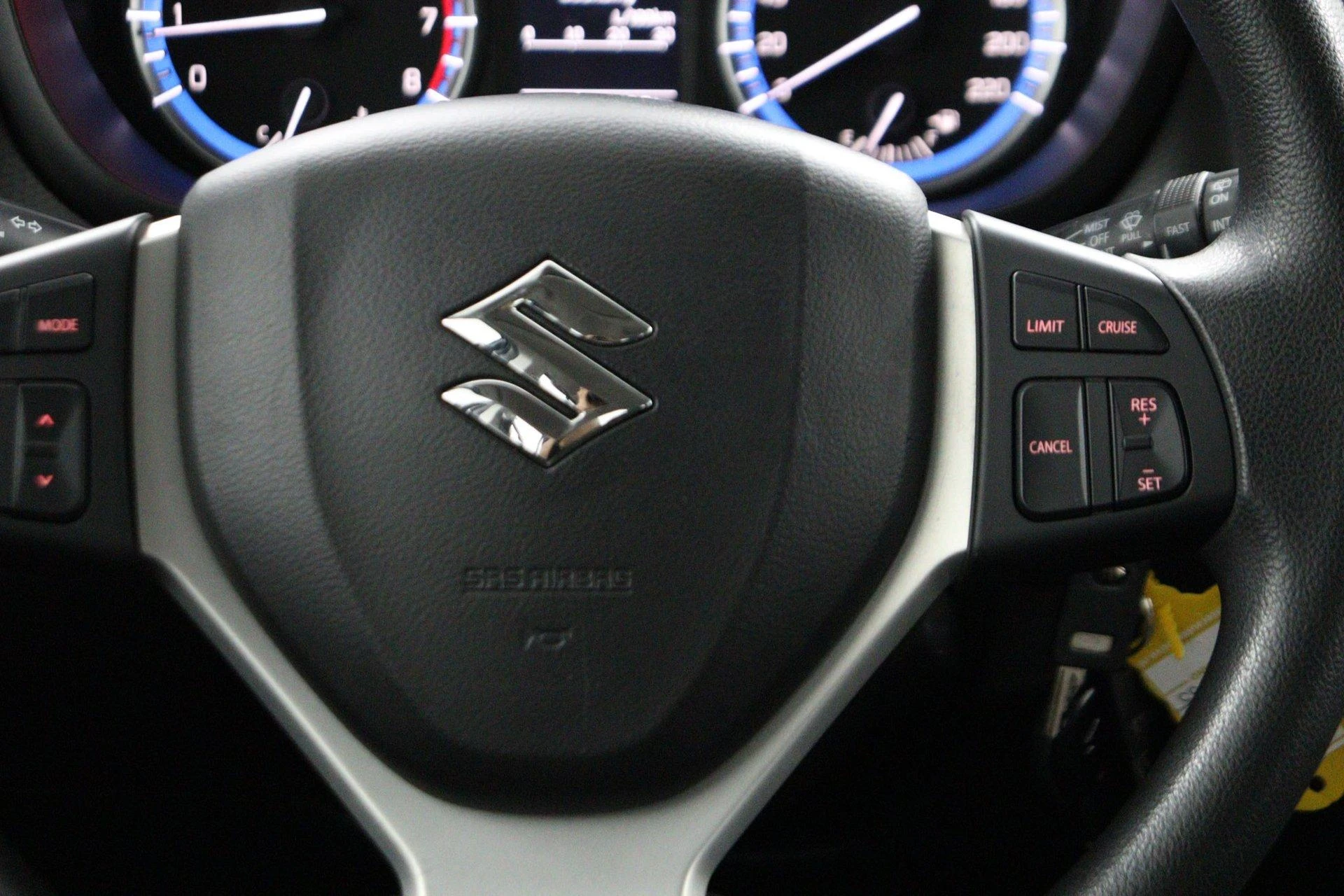 Suzuki-S-Cross-image-21
