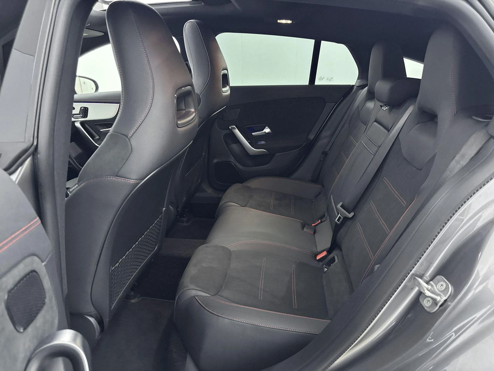 Mercedes-Benz-CLA-image-26