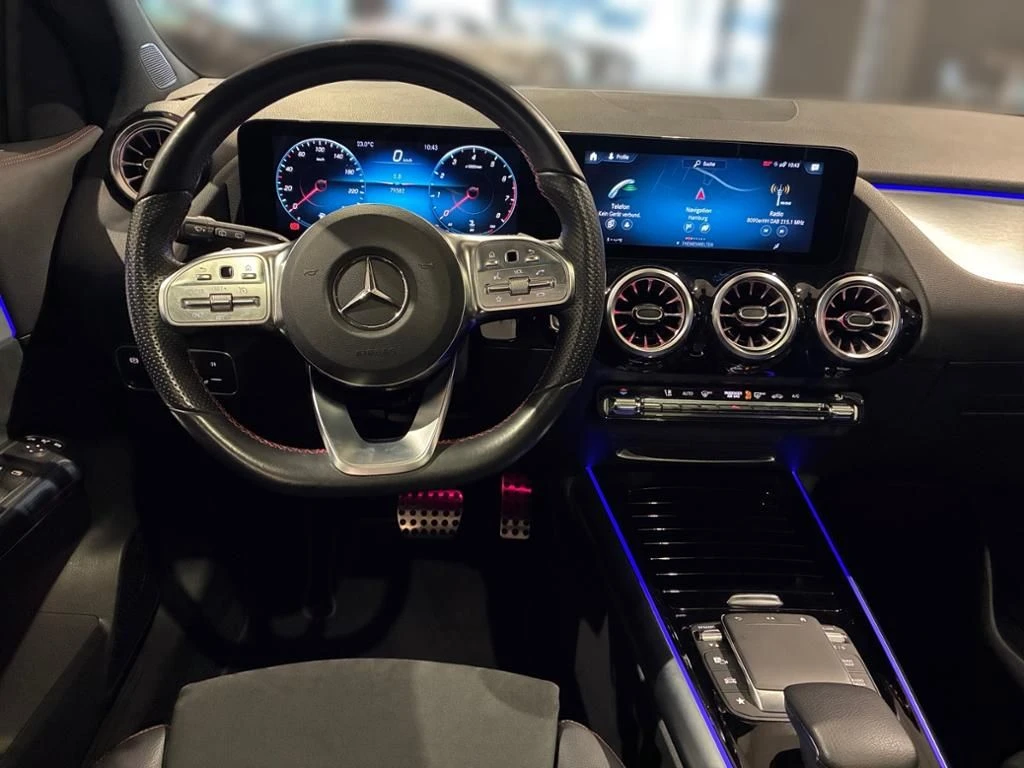 Mercedes-Benz-GLA 250-image-10